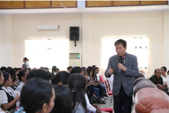 Membangun Kolaborasi Global: Kuliah Umum FIPK 2024 IAKN Ambon tentang Pendidikan Kreatif untuk Pengembangan SDM